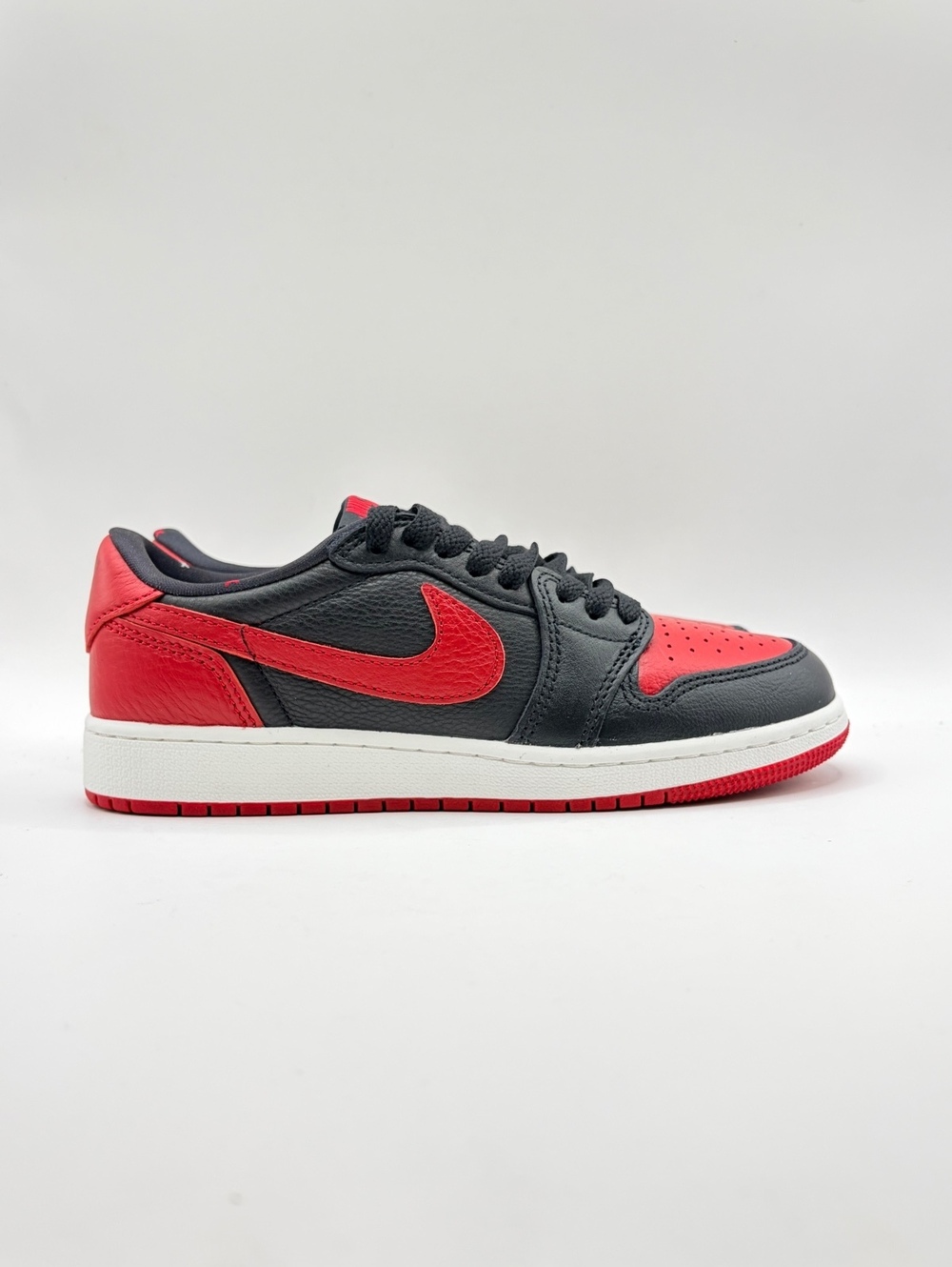 Air Jordan 1 Retro Low OG Banned (GS) Black/Varsity Red Size 4.5Y/6W